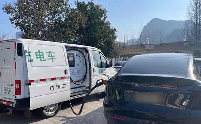 成县汽车搭电